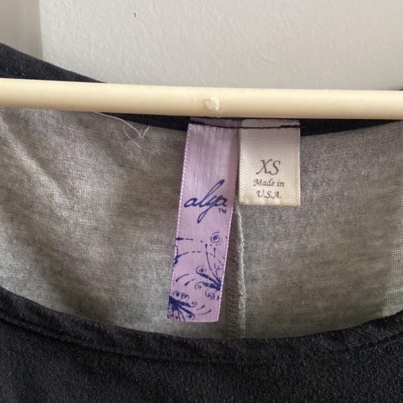 Alya black suede-like lazer cut from grey t-shirt back tee size XS - Picture 2 of 4